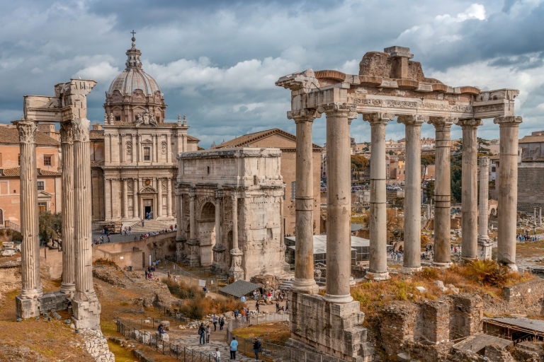 Rzym: bilet wstępu do Koloseum i bilet autobusowy Hop-On Hop-OffRzym: bilety bez kolejki do Koloseum i 1-dniowe bilety Hop-On Hop-Off