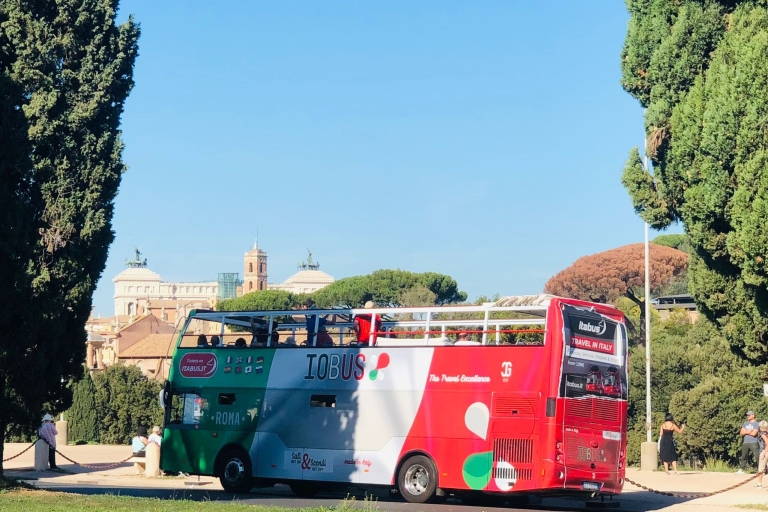 Rom: Kolosseum-Eintrittskarte und Hop-On-Hop-Off-Bus-TicketRom: Skip-the-Line Kolosseum & 1-Tages Hop-On Hop-Off Tickets
