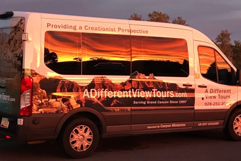 Tour du Grand Canyon au coucher du soleil du point de vue de la création biblique