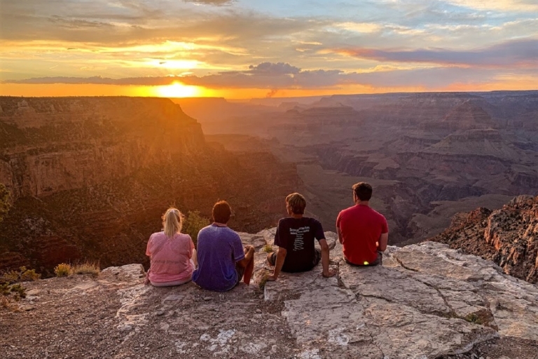 Tour du Grand Canyon au coucher du soleil du point de vue de la création biblique
