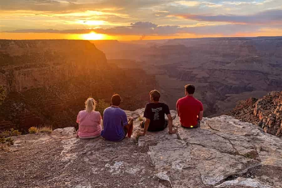 Grand Canyon: Sonnenuntergangstour aus biblischer Schöpfungsperspektive. Foto: GetYourGuide