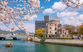 From Osaka or Kyoto: Hiroshima and Miyajima Train & Bus Tour
