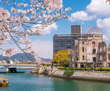 Von Osaka oder Kyoto aus: Hiroshima und Miyajima Zug & Bus Tour