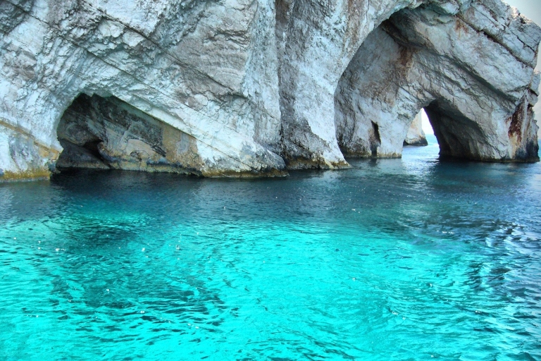 Crucero por Zante hasta las Cuevas Azules y la Playa del Naufragio Parada fotográficaDesde Cefalonia Cuevas Azules, Playa de Navagio y Crucero por Zante
