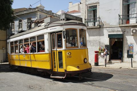 Lisbon: Private Tour to Lisbon and Pastéis de Belém Tasting