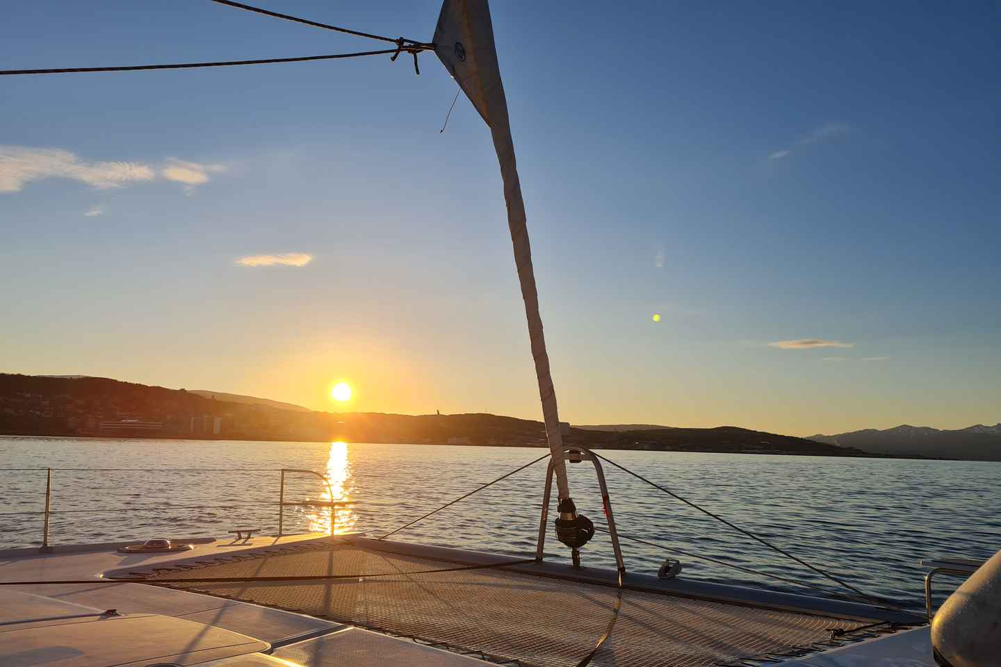 Tromso: Sightseeing-Kreuzfahrt mit dem Katamaran mit Snacks & Getränken