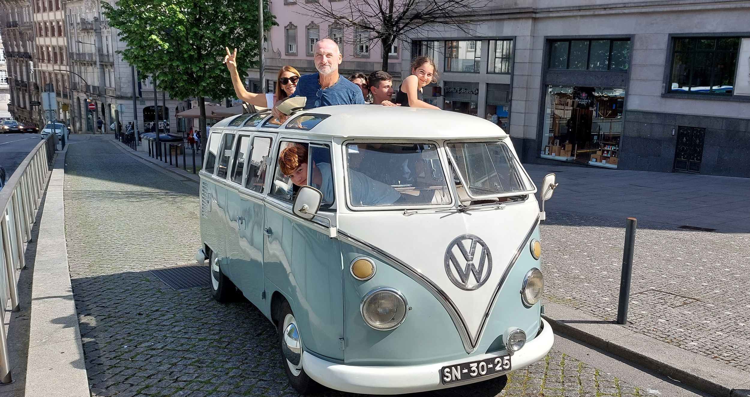 Porto: Private Sightseeing-Tour mit dem VW-Kombi (2–8 Personen)