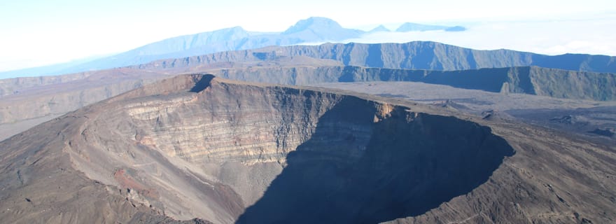 Survol panoramique en hélicoptère au-dessus du Piton de la Fournaise
