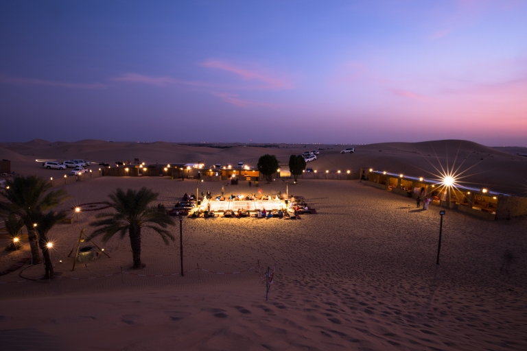 Abu Zabi: pustynne safari z grillem, przejażdżką na wielbłądzie i sandboardingiemWspólna wycieczka