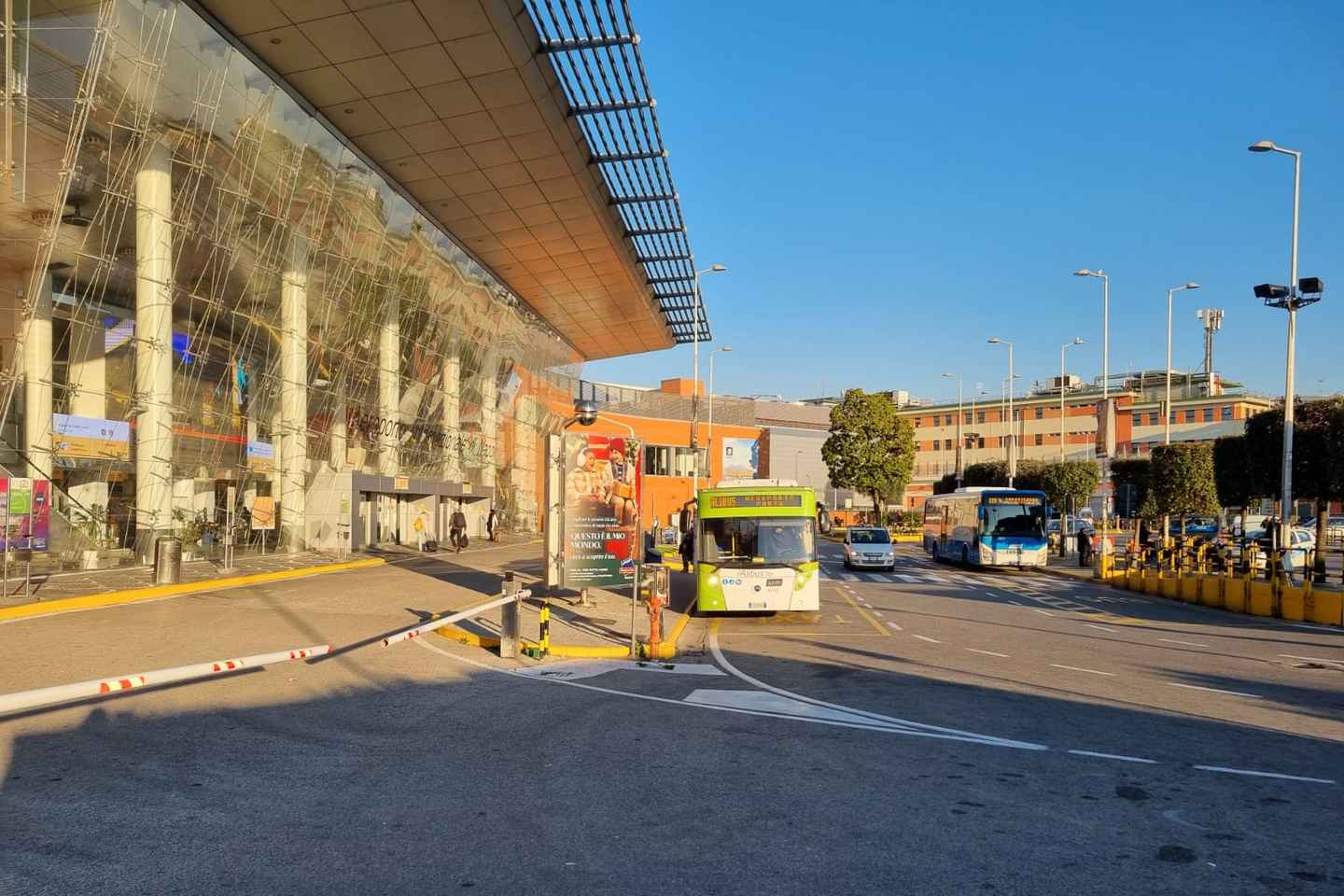 那不勒斯机场至索伦托海岸单程接驳