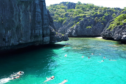 Ang Thong: Marine Park Full-Day Kayaking & Snorkeling Tour