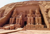 De Aswan, visite d'Abu Simbel avec guide privé et voiture - Hizvo