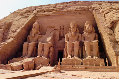 Au départ d'Assouan : Excursion privée d'une journée au temple d'Abou Simbel avec guide