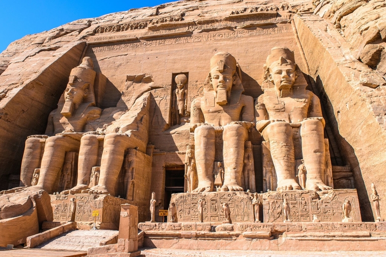 Z Asuanu: Prywatna jednodniowa wycieczka do świątyni Abu Simbel z przewodnikiem