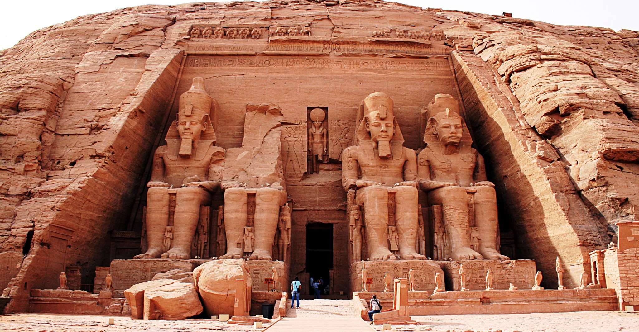 De Aswan, Abu Simbel Day Tour com guia particular e carro - Hizvo