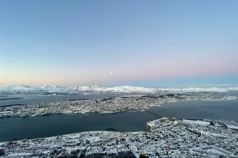 Tromso: Sightseeing Cruise by Catamaran with Snacks & Drinks