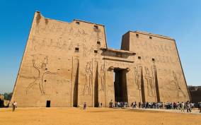 Aswan: Edfu and Kom Ombo Day Tour with Luxor Transfer