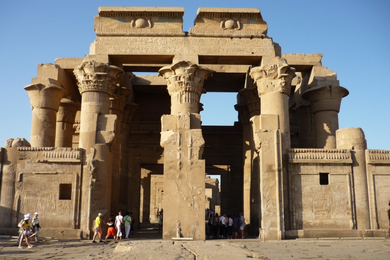 Aswan: privétrip naar Edfu en Kom Ombo & transfer naar Luxor