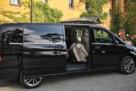 Private transfer minivan from Naples airport to Caserta