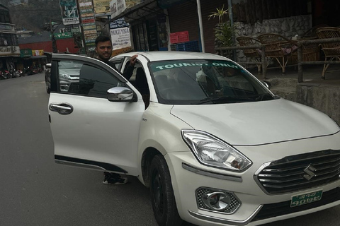 De Pokhara à Katmandou en voiture/Jeep 4WD (transfert privé)De Pokhara à Katmandou en voiture/neep (transfert privé)