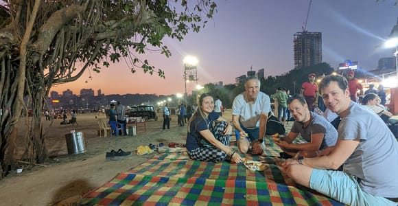 Entdecke Mumbais Straßen und Strände mit der Vegetarian Foodtour