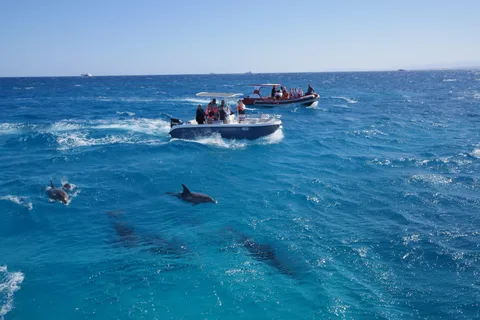 Hurghada: Yacht trip To Magawish island w Snorkeling & Lunch
