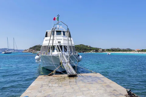 From Santa Teresa di Gallura: La Maddalena Mini cruise