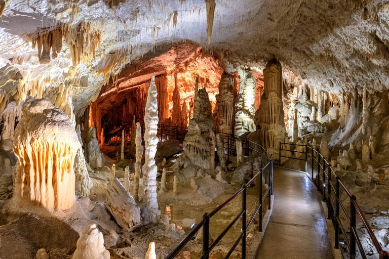 Depuis Ljubljana : grotte de Postojna et château de Predjama