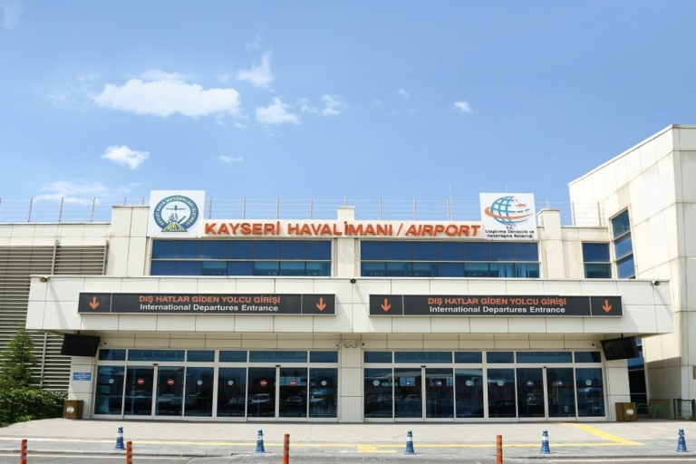 Depuis l'aéroport de Kayseri : Transfert privé vers la CappadoceBase privée Vip