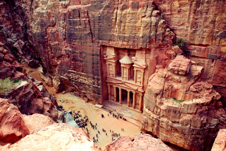 De Tel Aviv: Excursão de 2 dias a Petra com voos e acomodaçãoHotel de 3 estrelas Classe Turística