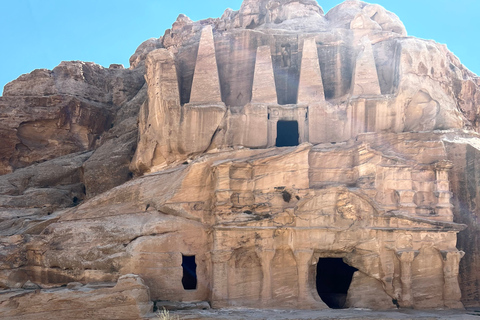 Desde Tel Aviv: Excursión de 2 días a Petra con vuelos y alojamientoHotel de lujo de 5 estrellas español