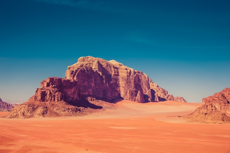 Petra et Wadi Rum : Circuit de 2 jours au départ de Tel Aviv (avec vols)Classe touriste - Tente privée standard