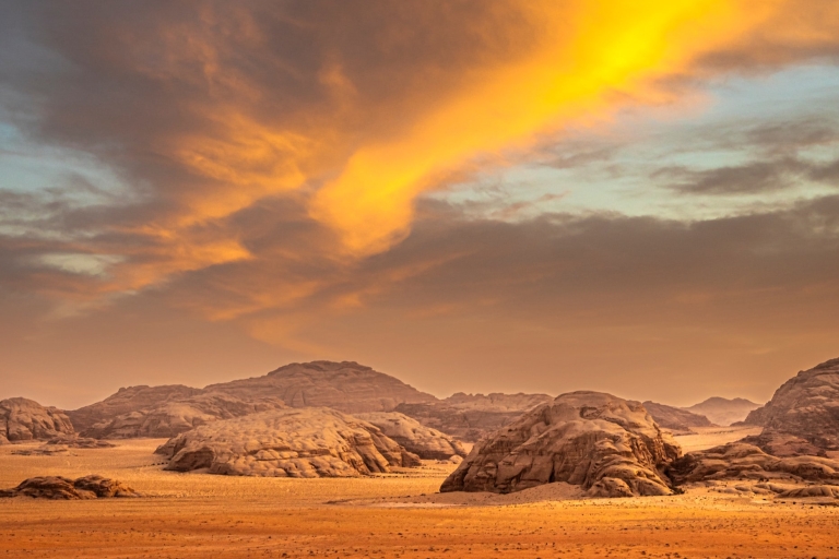 Petra & Wadi Rum: tweedaagse tour vanuit Tel Aviv (met vluchten)Eerste klas - Martiaanse bubbeltent