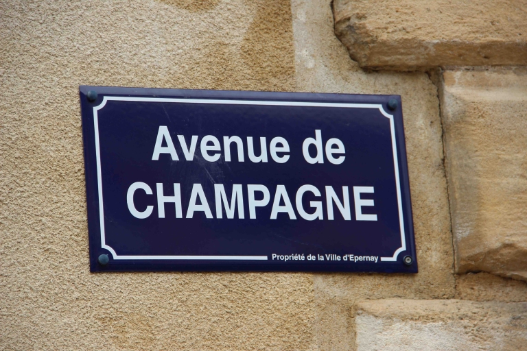 Od Epernay: Private Gold Champagne ExperienceZ Reims: Prywatne doświadczenie złotego szampana