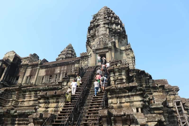 angkor wat private tour guide