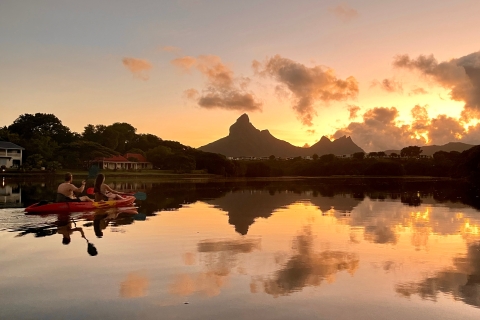 Mauricio: Excursión guiada en kayak al amanecer por el río Tamarin