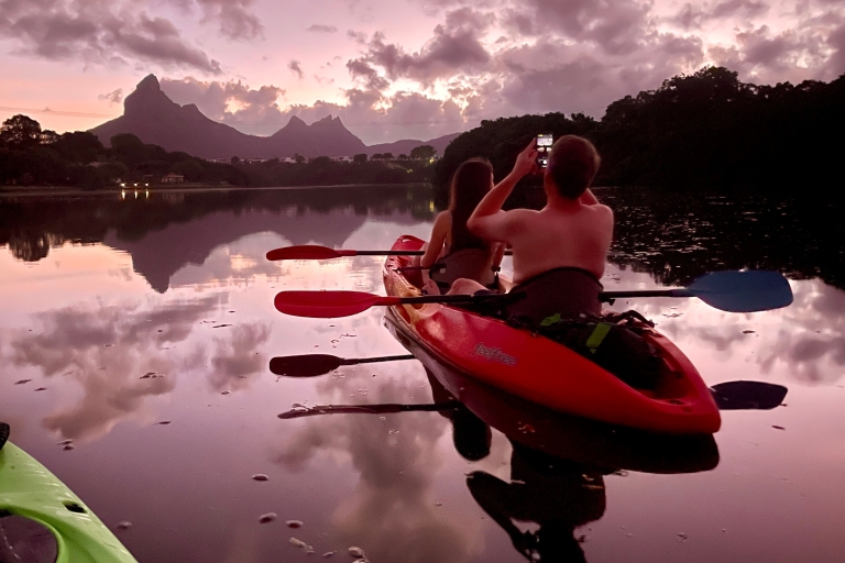Mauricio: Excursión guiada en kayak al amanecer por el río Tamarin