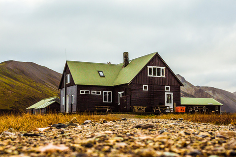 3-Day Highlands: Landmannalaugar, Emerald Ridge & Háifoss