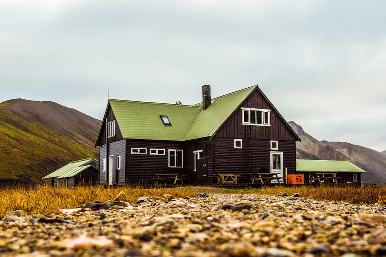 3-Day Highlands: Landmannalaugar, Emerald Ridge & Háifoss