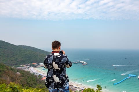 From Bangkok: Pattaya Beach & Coral Island Small Group Tour