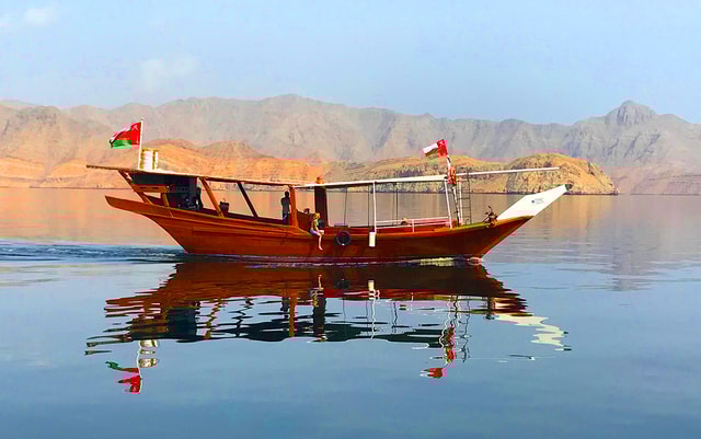 Vanuit Dubai: Musandam Dibba Dhow-cruise met lunch