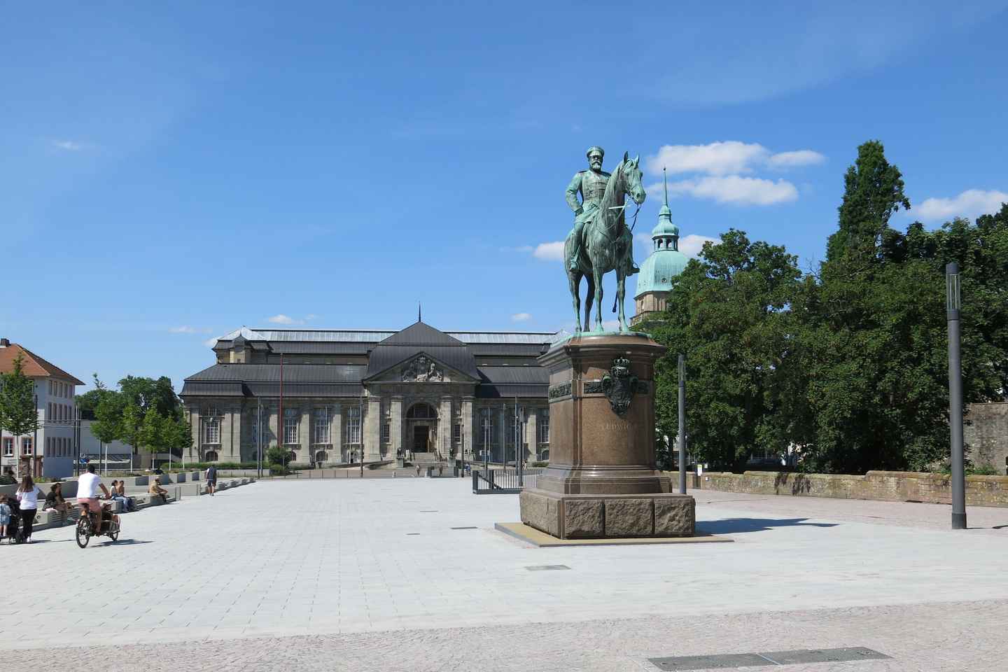 Darmstadt: City Highlights and History Guided Walking Tour