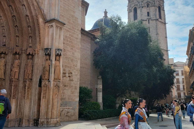 Valence : Visite à pied du festival des FallasVisite à pied du festival des Fallas