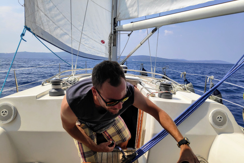 Split: Tour de día completo en velero a la isla de Šolta y la isla de Brač