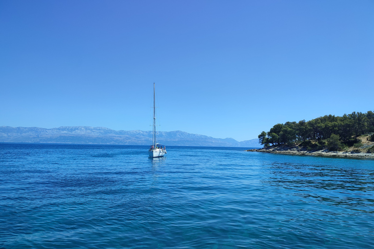 Spalato: Tour di un giorno intero in barca a vela all&#039;isola di Šolta e all&#039;isola di Brač (Brazza)