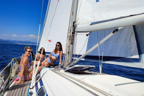 Split: Tour de día completo en velero a la isla de Šolta y la isla de Brač