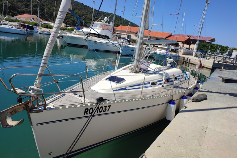 Split: Excursão de 1 dia à vela para a Ilha Šolta e a Ilha Brač