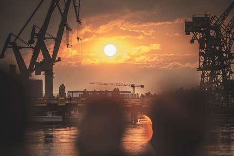 Gdańsk: Rejs o zachodzie słońca historyczną polską łodziąWycieczka w języku angielskim