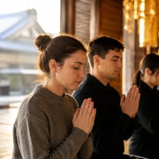 Kyoto: Early Morning Buddhist Temple Service with a Monk