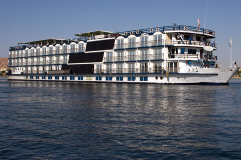 Au départ du Caire : croisière de 4 jours sur le Nil à Assouan avec montgolfière et vols.